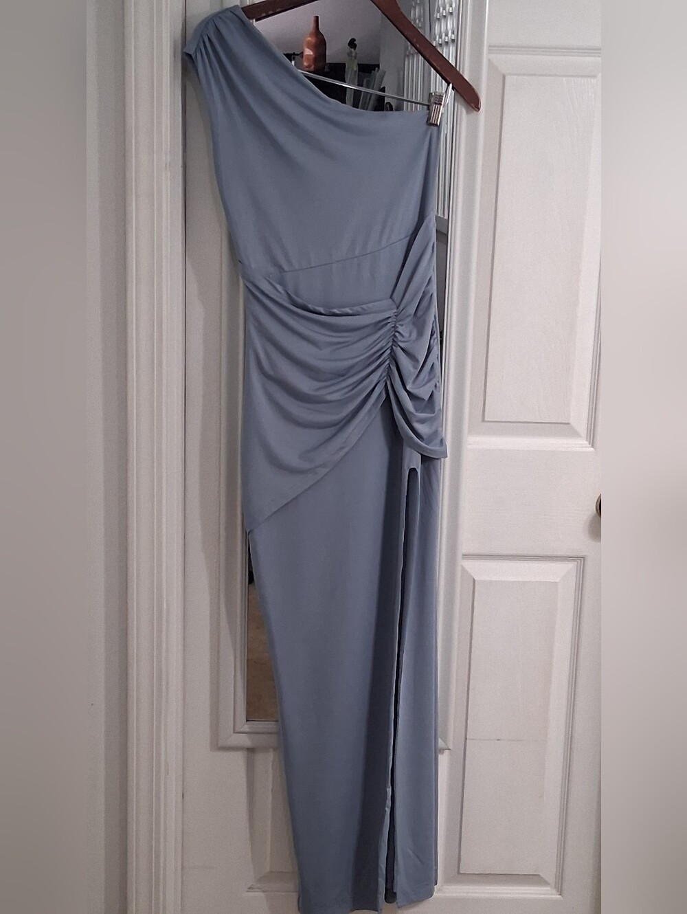 NWT Slate Blue Form Fitting Formal Gown    Size M